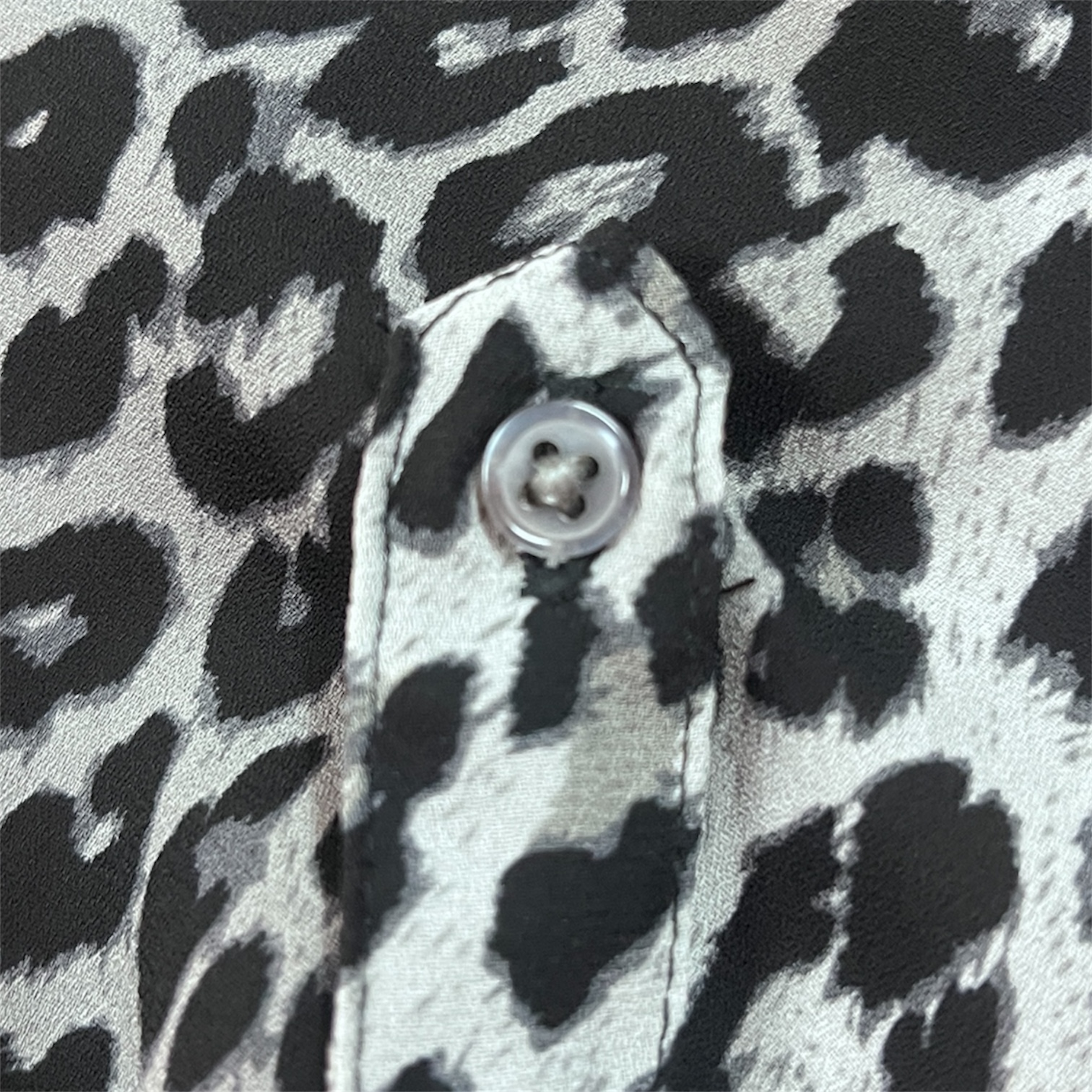 PETER MORRISSEY Leopard print long sleeve button up BLOUSE - Image 4